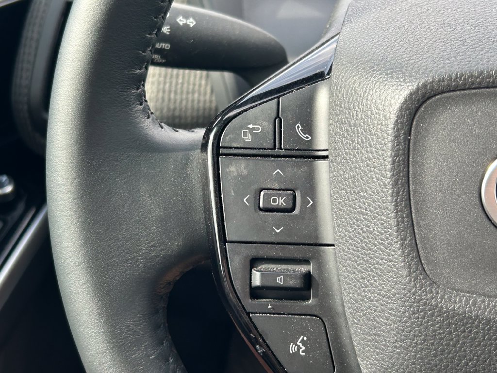 Certified 2024 Toyota bZ4X FWD image 36