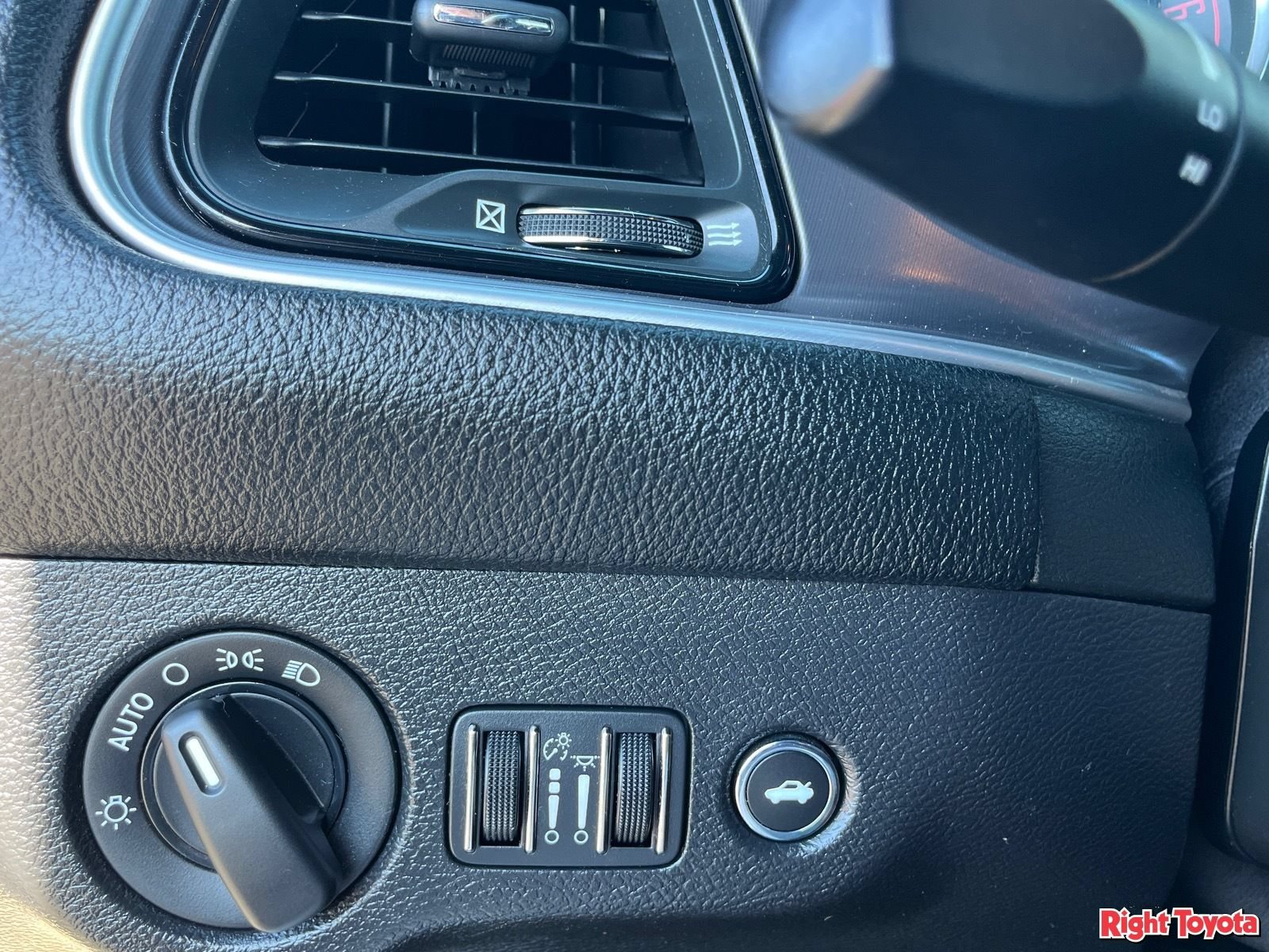 Used 2019 Dodge Challenger R/T Scat Pack RWD image 31