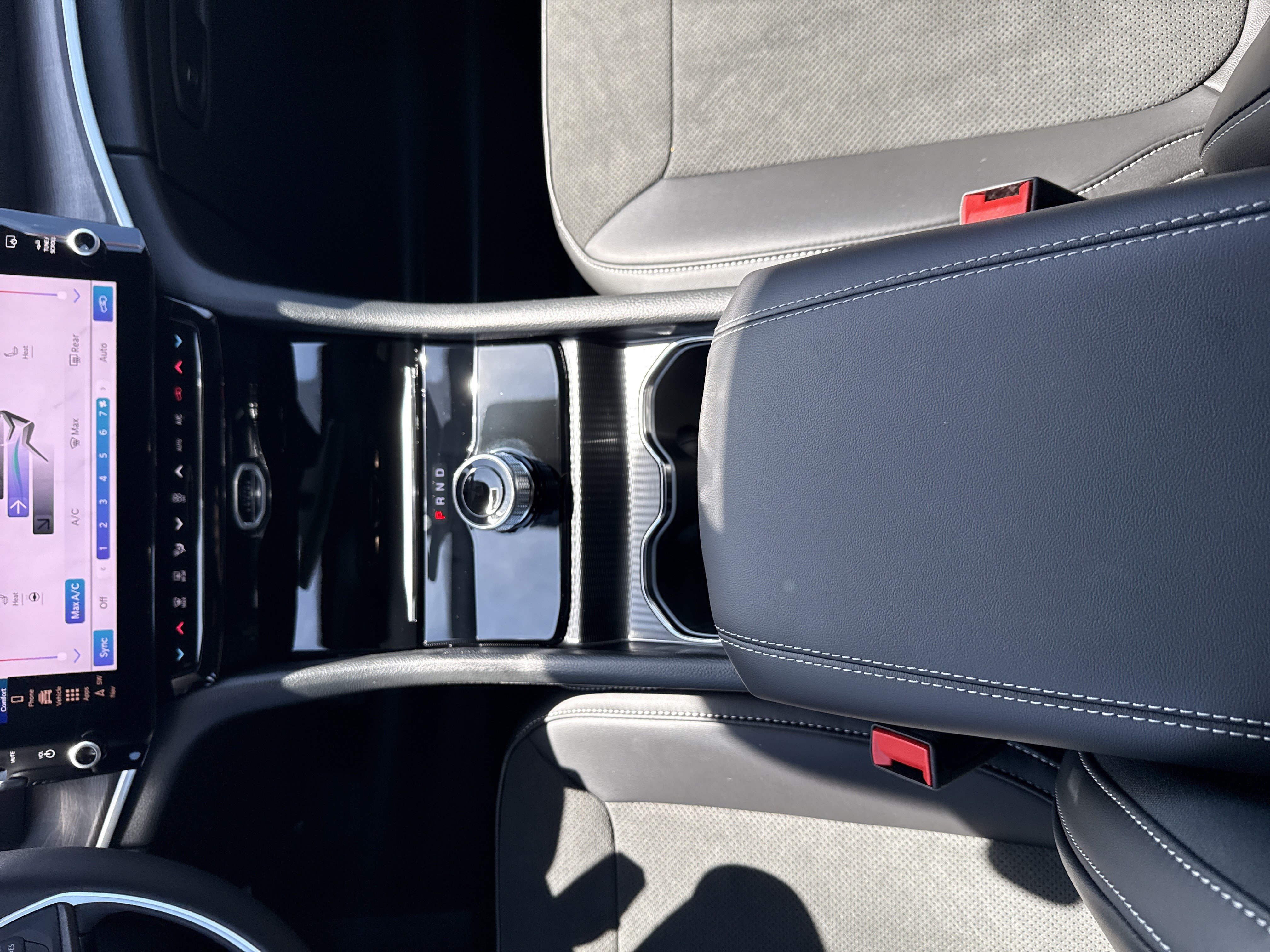 New 2026 Jeep Grand Cherokee Altitude RWD image 31