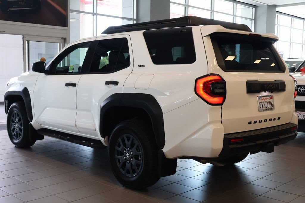 Used 2025 Toyota 4Runner SR5 AWD/4WD image 4
