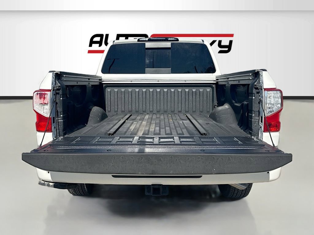 Used 2024 Nissan Titan SV w/ SV Convenience Package RWD image 25