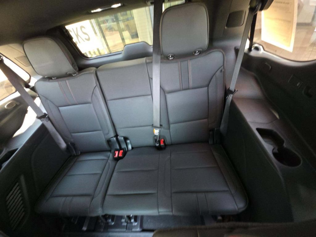 Used 2025 Chevrolet Tahoe RST w/ RST Capability Package AWD/4WD image 10