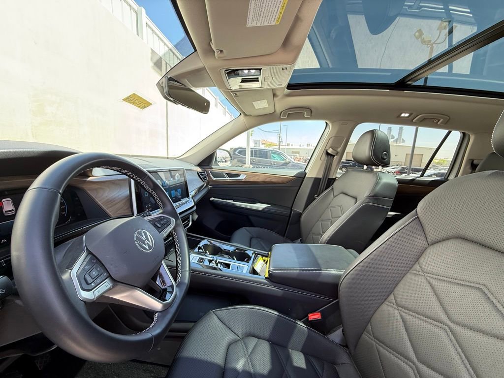 Certified 2025 Volkswagen Atlas SE image 5