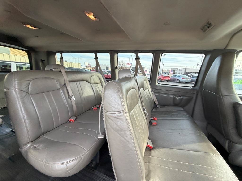 Used 2017 Chevrolet Express 3500 LS RWD image 12
