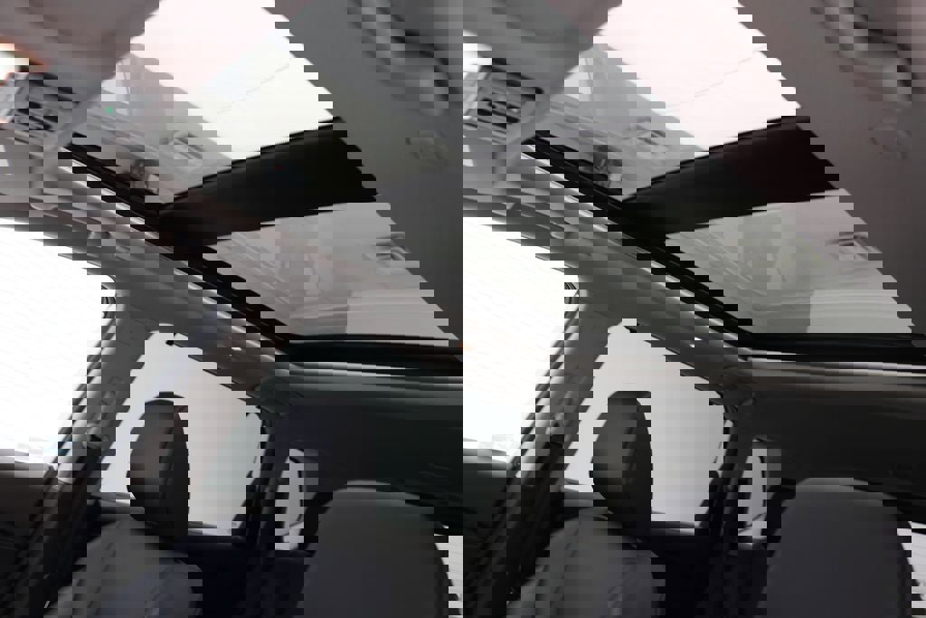 Used 2023 Nissan Rogue SV w/ SV Premium Package image 17