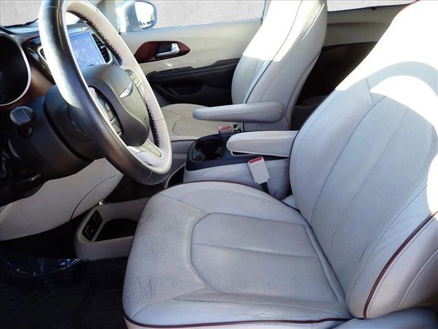 Used 2017 Chrysler Pacifica Limited w/ Advanced Safetytec Group image 14