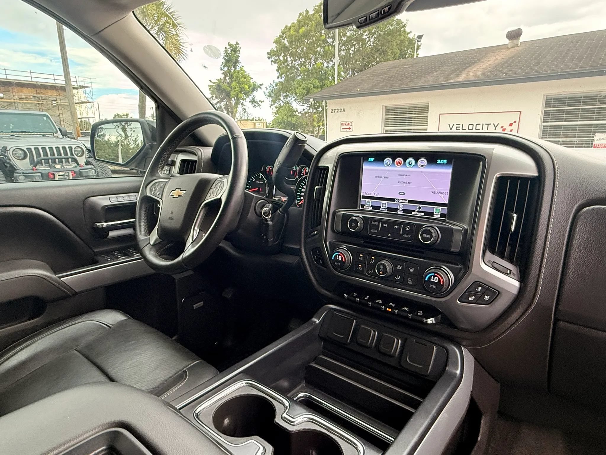 Used 2017 Chevrolet Silverado 1500 LTZ Z71 w/ LTZ Plus Package AWD/4WD image 20