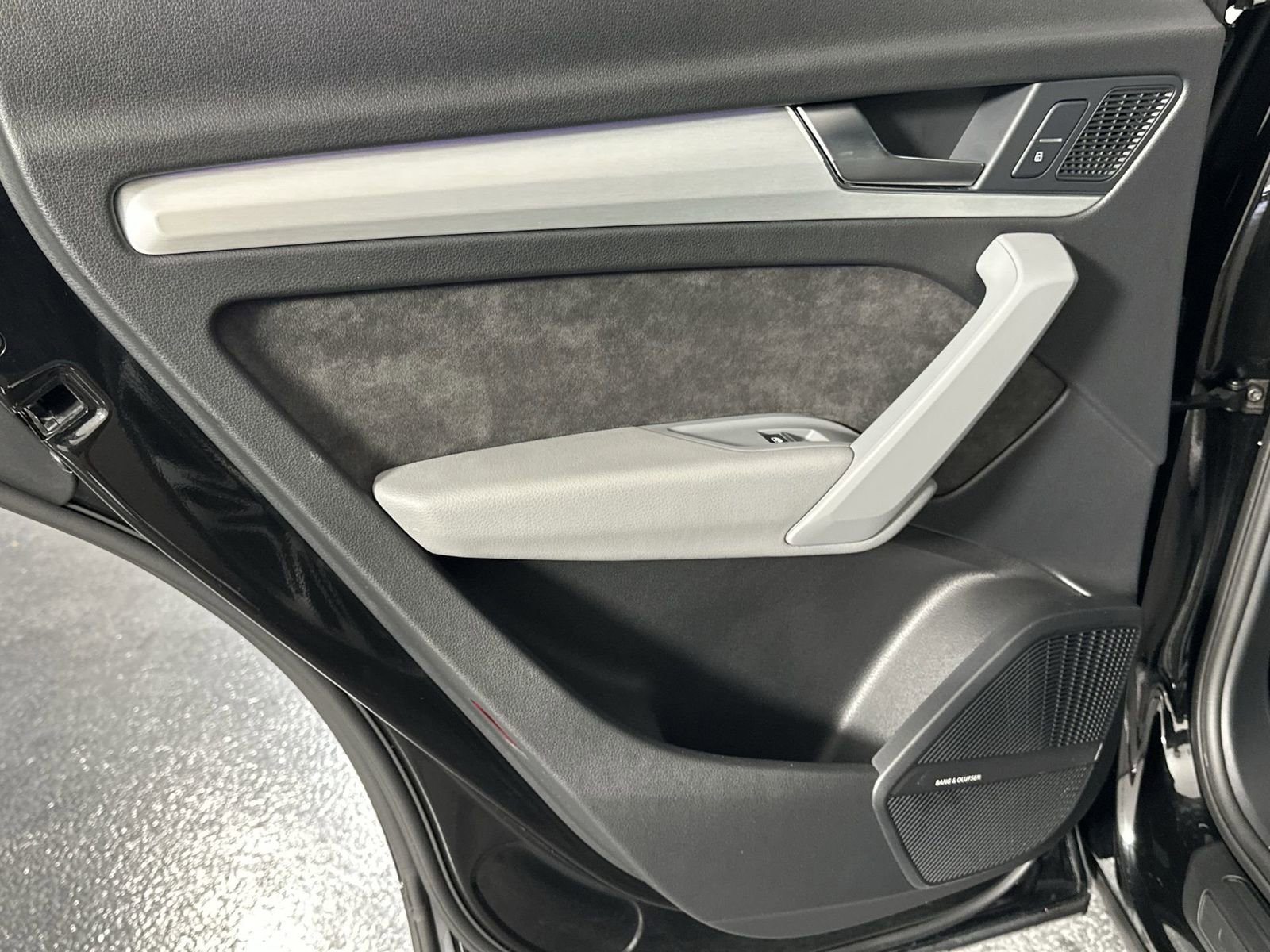 Used 2018 Audi SQ5 Prestige w/ Prestige Package image 34