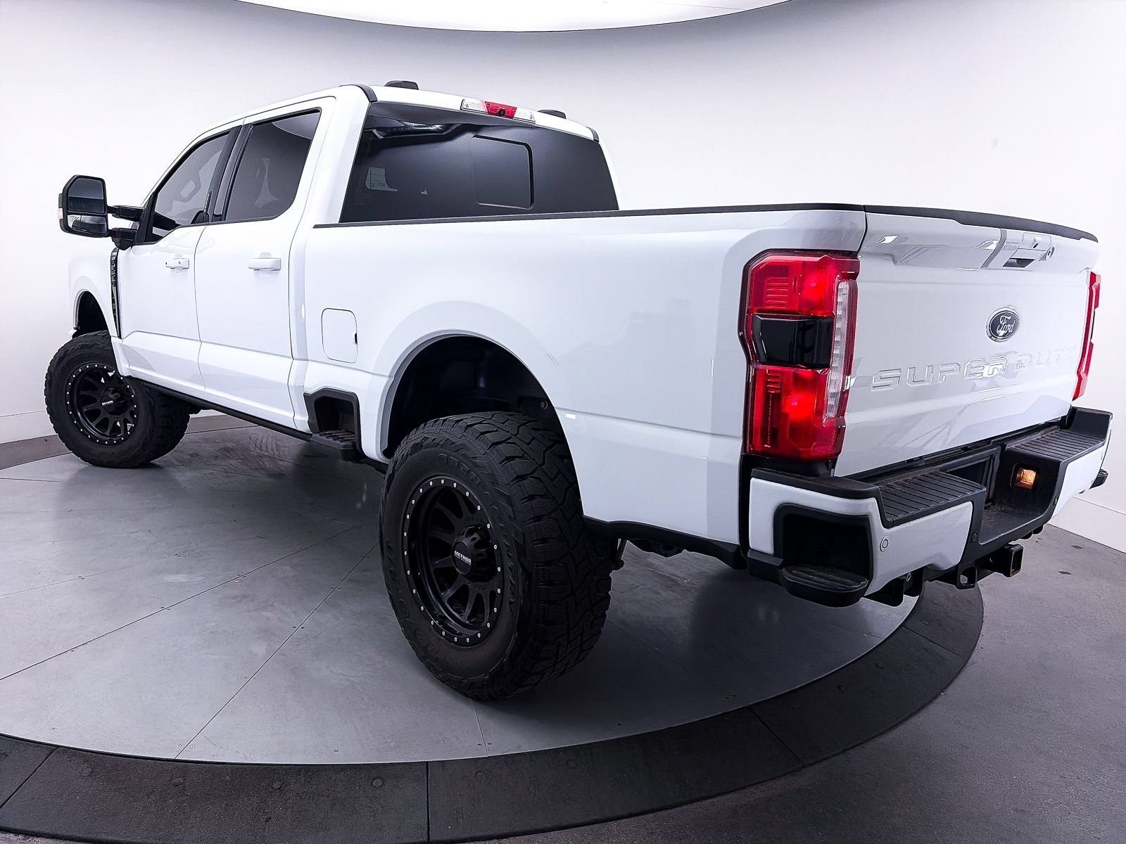 Used 2023 Ford F250 Lariat w/ Lariat Ultimate Package AWD/4WD image 4