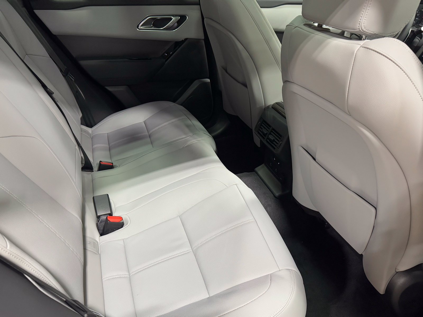 New 2026 Land Rover Range Rover Velar S AWD/4WD image 44
