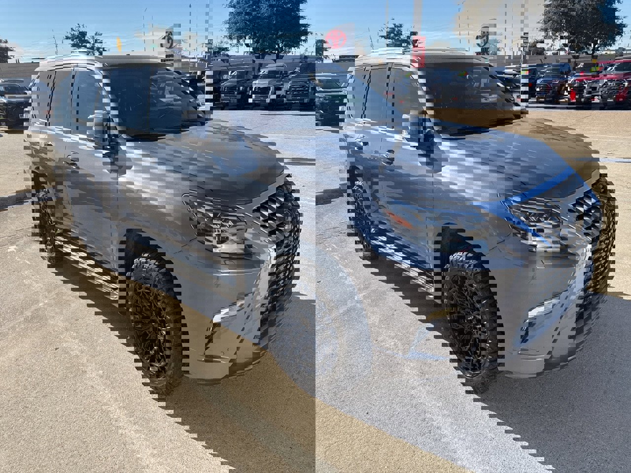 Used 2022 Lexus GX 460 Luxury w/ Off Road Package image 3