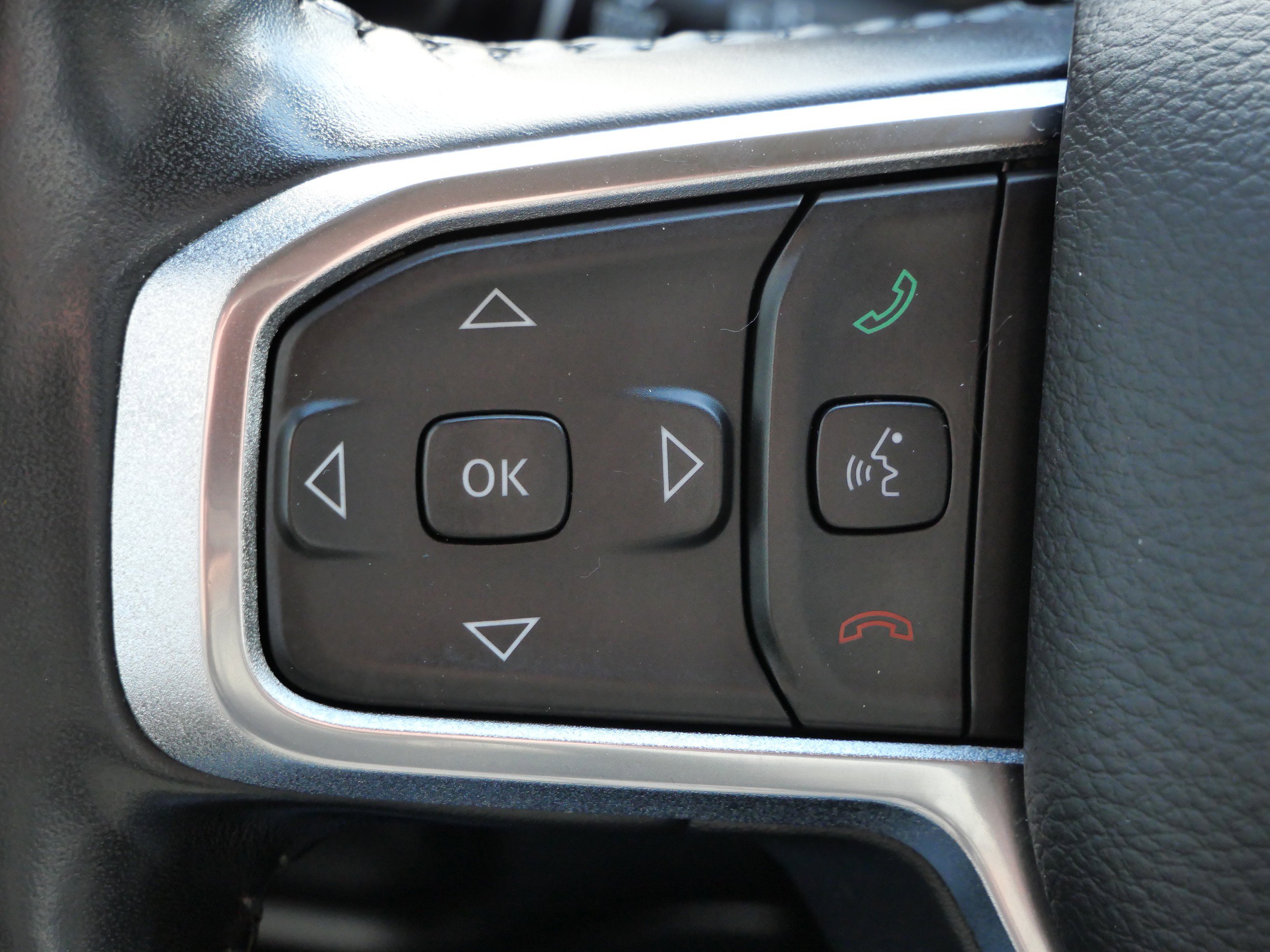 Used 2019 RAM 1500 Laramie image 29