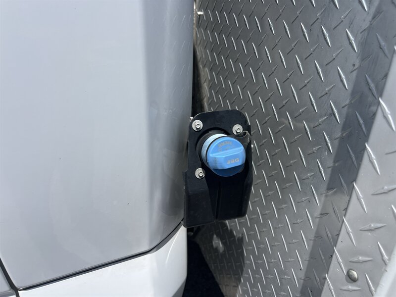 Used 2023 Ford F550 Luxury RWD image 27