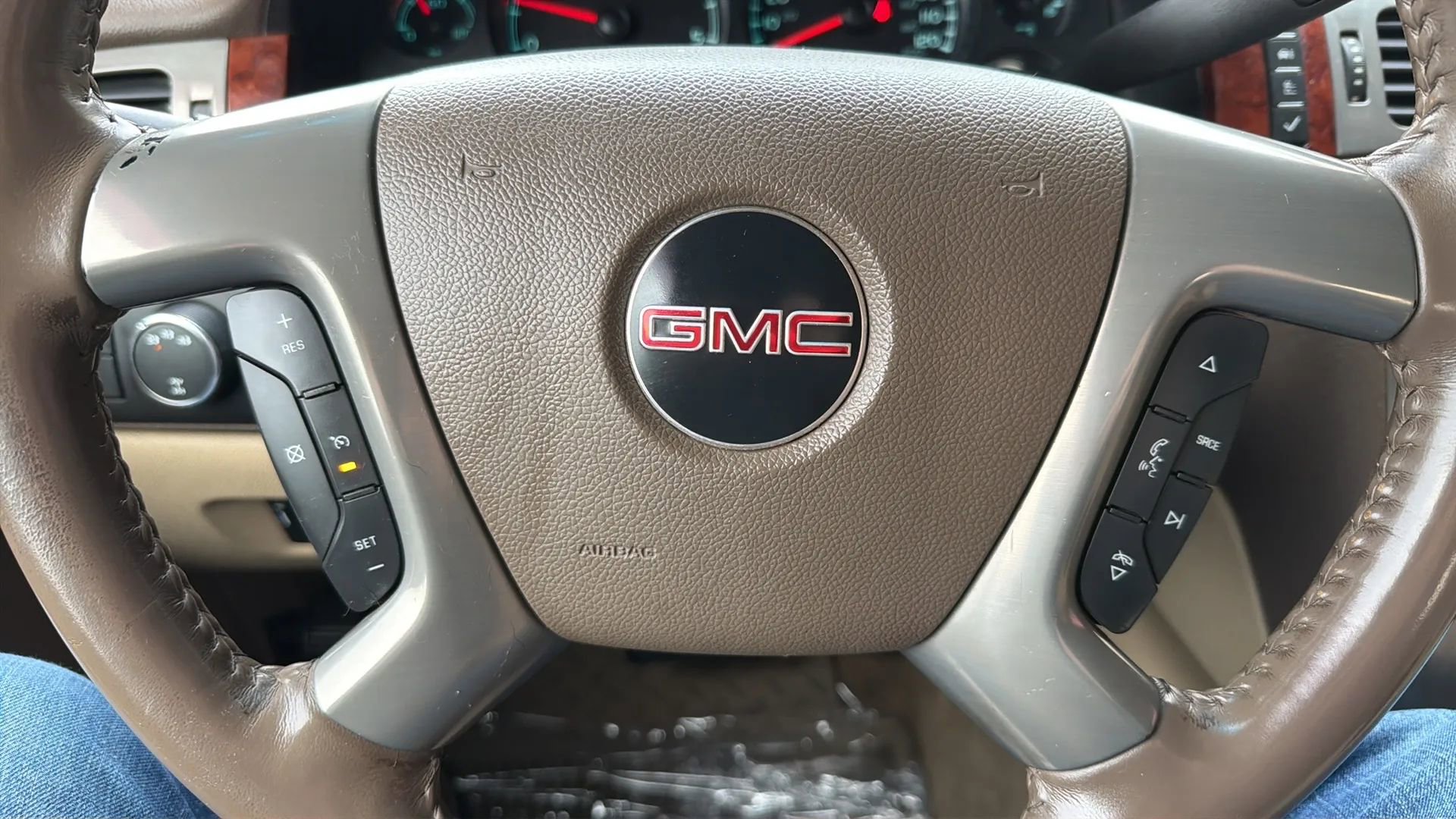 Used 2011 GMC Sierra 2500 SLT w/ SLT Convenience Package image 23