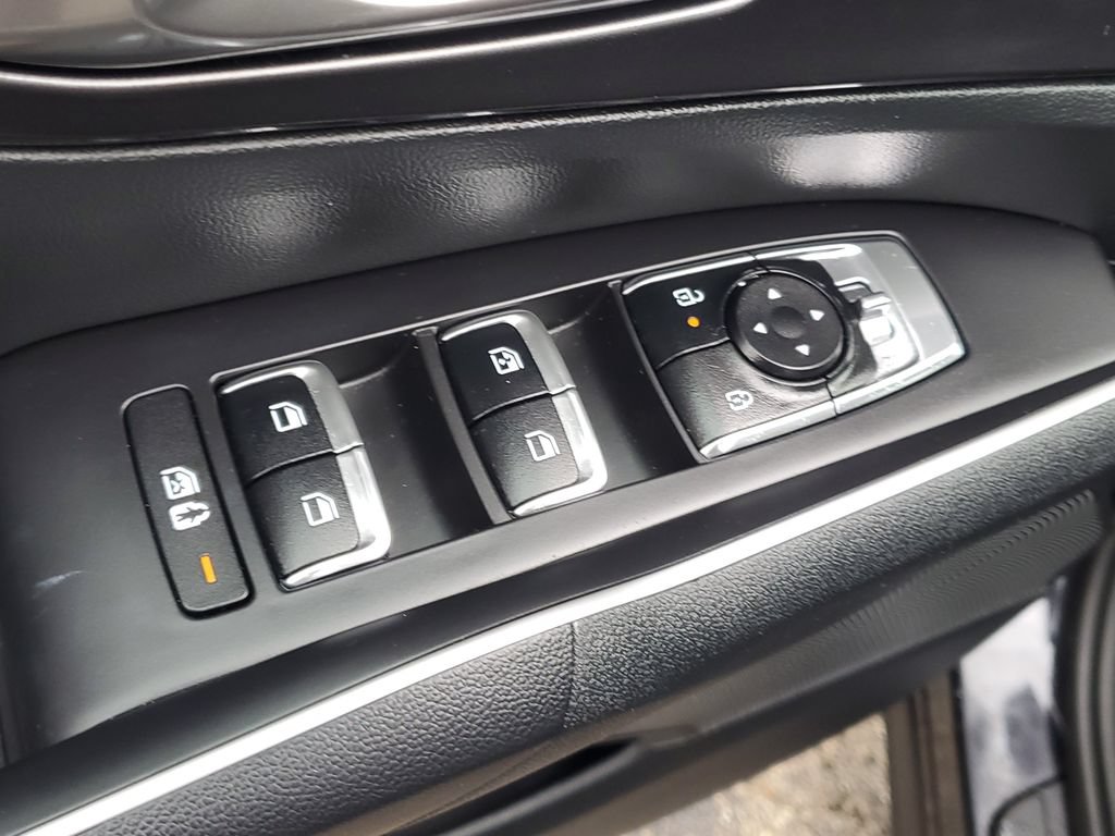 Certified 2025 Kia Sorento LX FWD image 10
