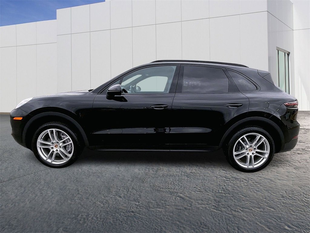 Used 2023 Porsche Cayenne image 2
