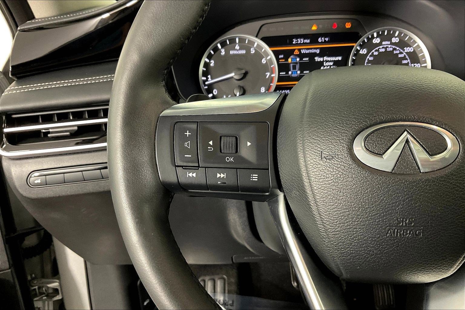 Used 2023 INFINITI QX60 Pure image 11