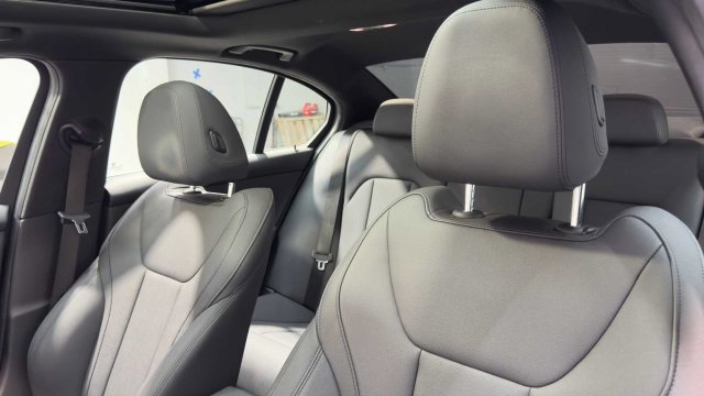 Used 2021 BMW 330i Sedan w/ Driving Assistance Package RWD image 24
