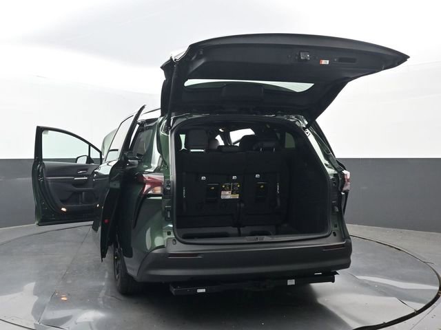 Used 2026 Toyota Sienna XLE Woodland Edition AWD/4WD image 36