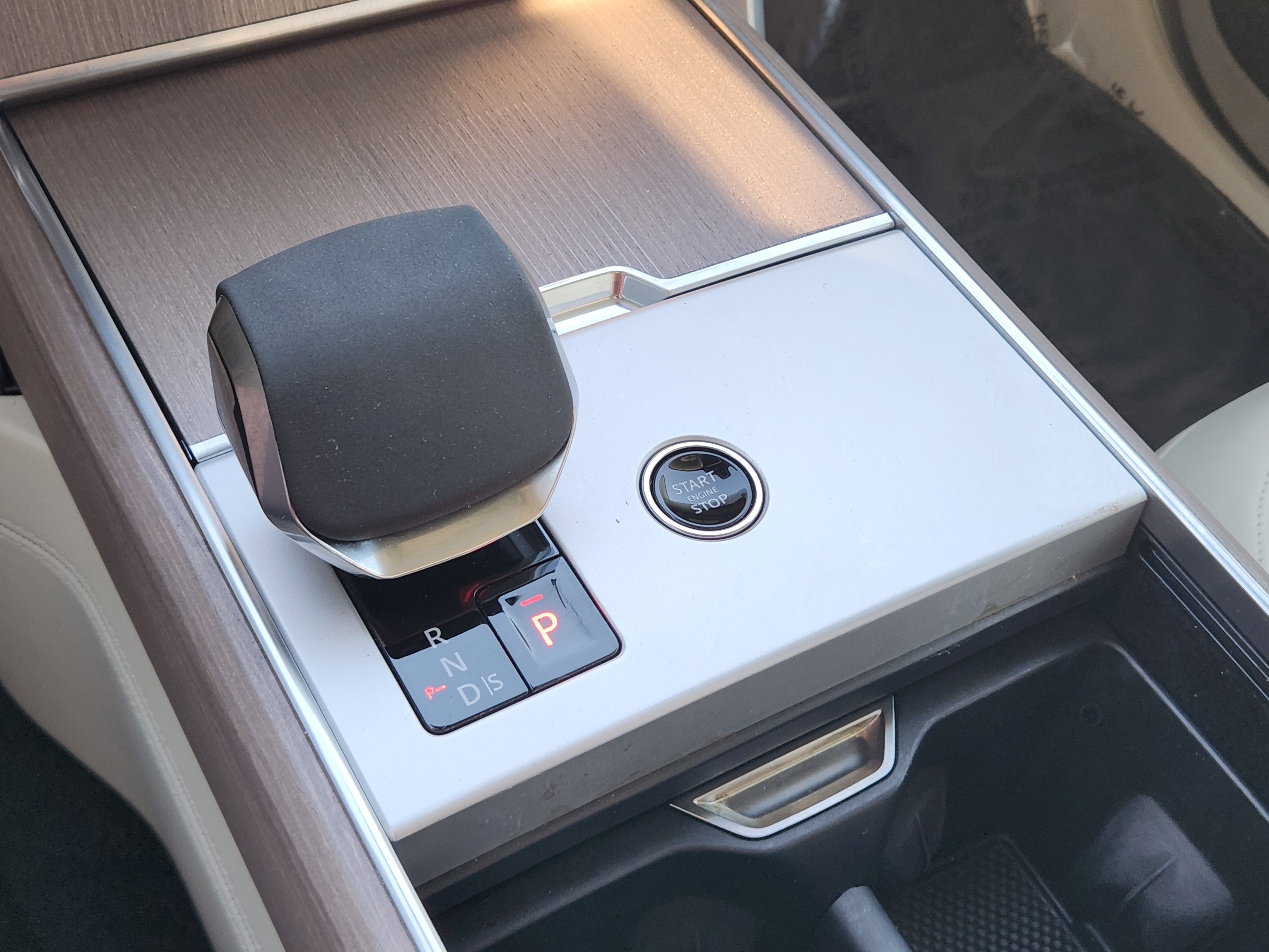 Certified 2024 Land Rover Range Rover Long Wheelbase Autobiography image 20