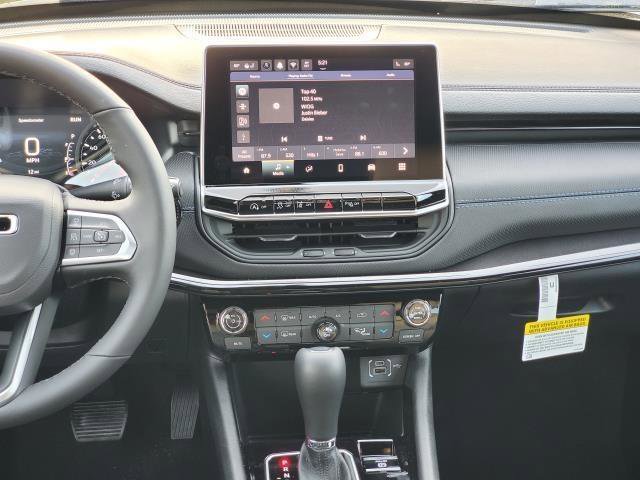 Used 2026 Jeep Compass Limited image 21