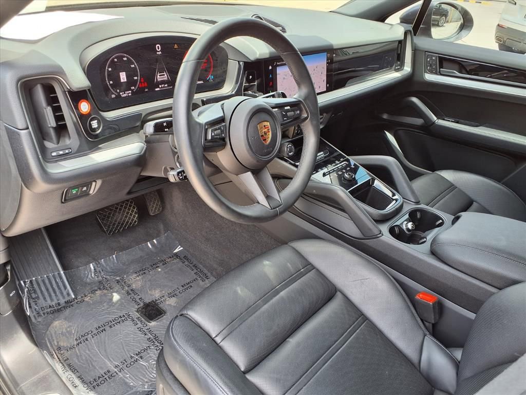 Used 2024 Porsche Cayenne Coupe AWD/4WD image 18