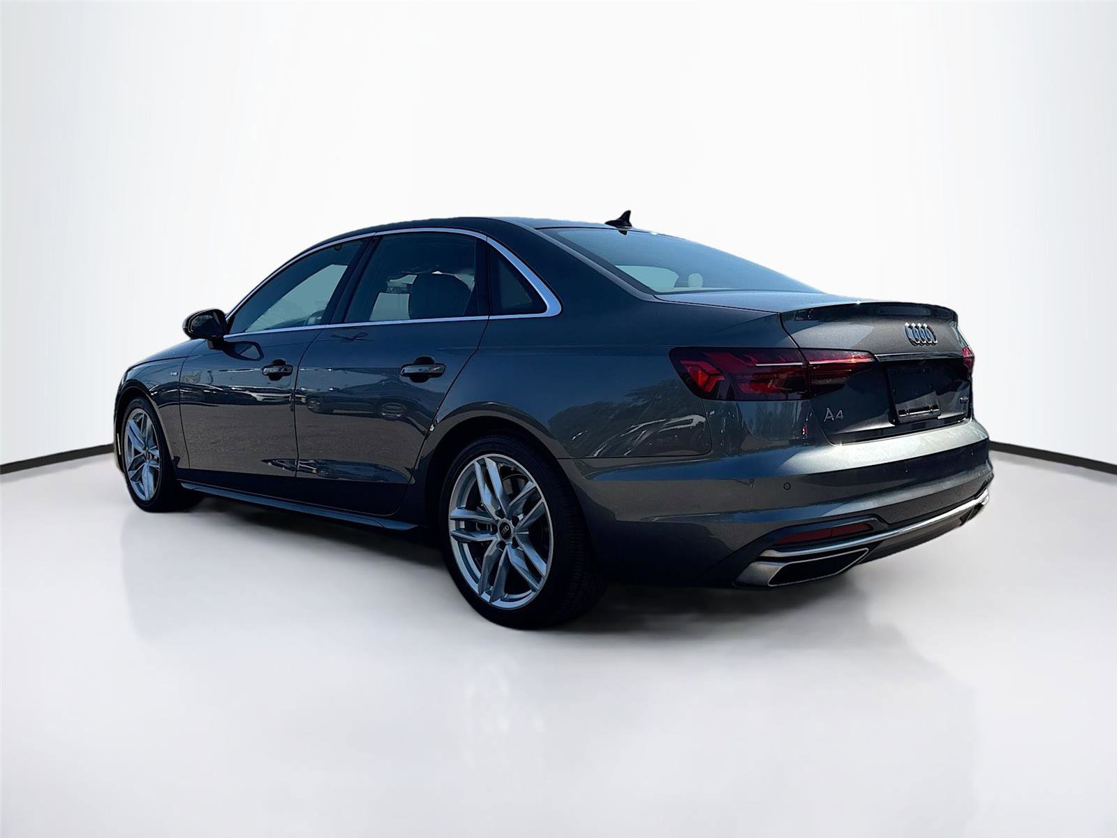 Used 2022 Audi A4 2.0T Premium Plus image 5