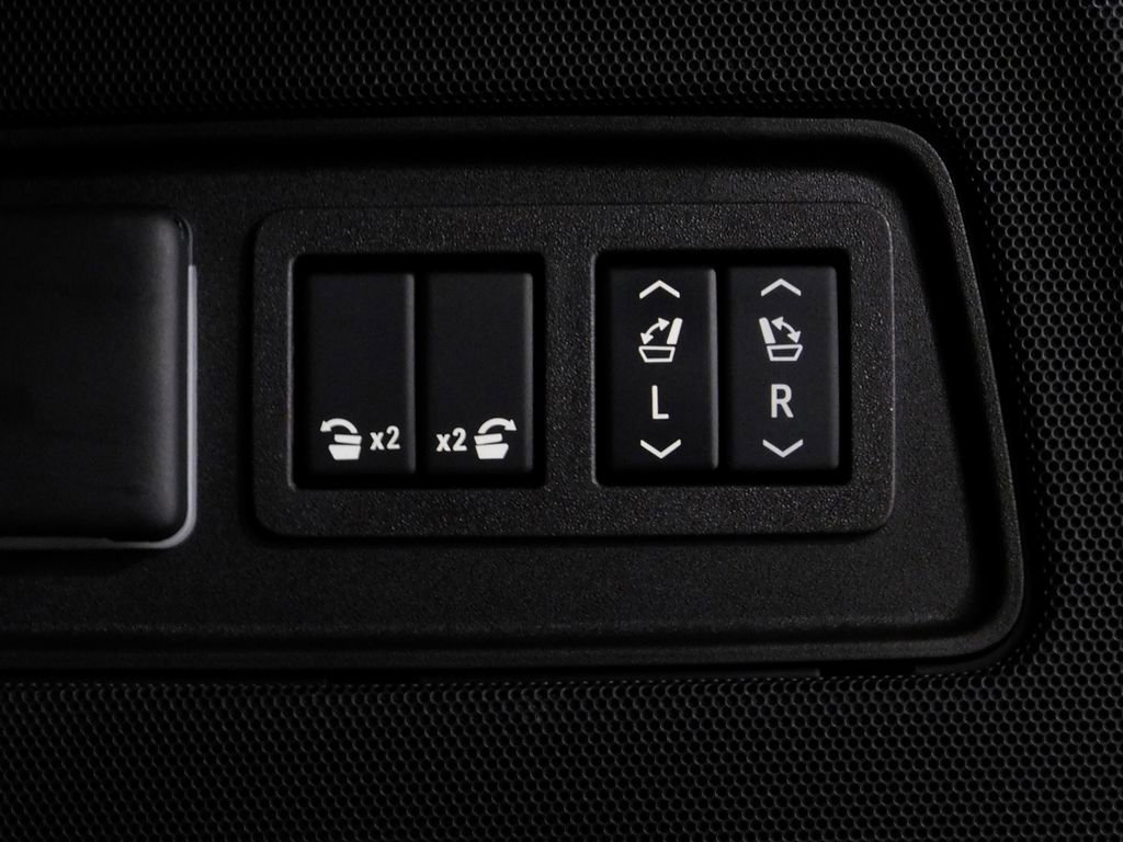 Used 2024 Cadillac Escalade ESV Sport w/ LPO, ONYX Package image 88