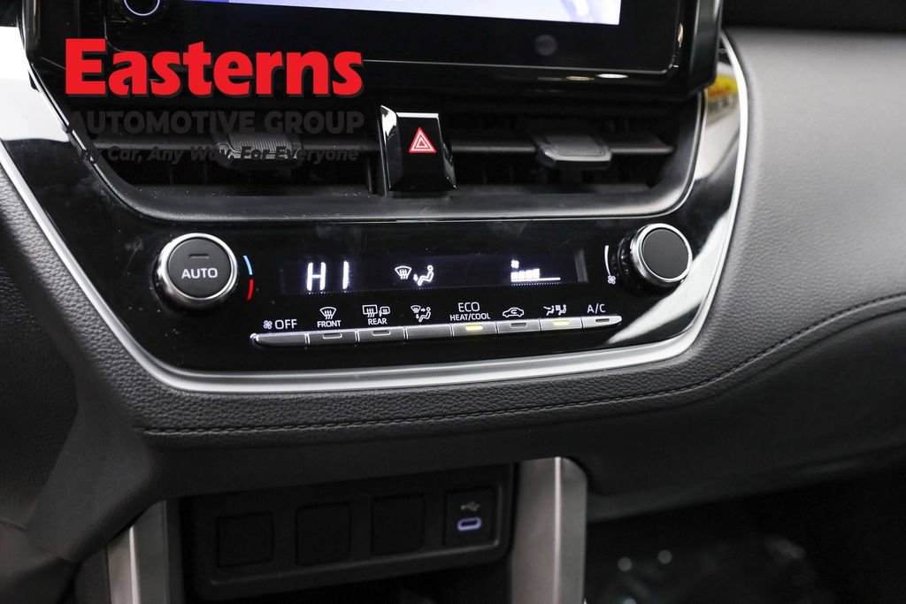 Used 2024 Toyota Corolla Cross LE image 19