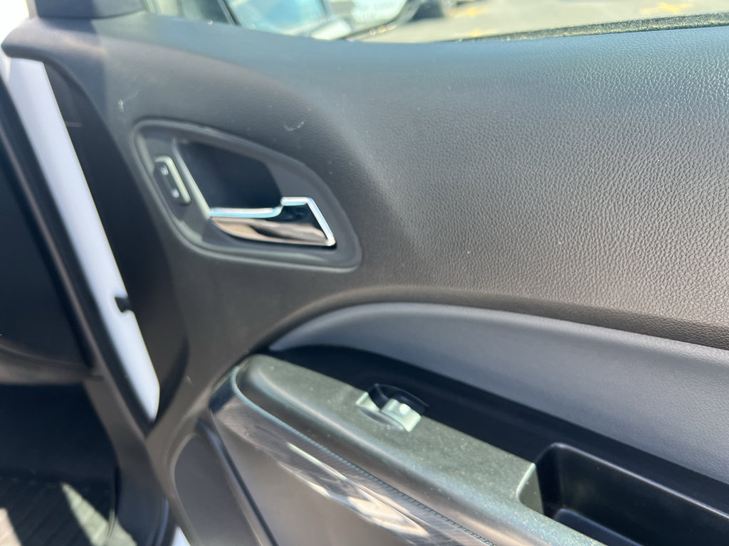 Used 2018 Chevrolet Colorado Z71 AWD/4WD image 25