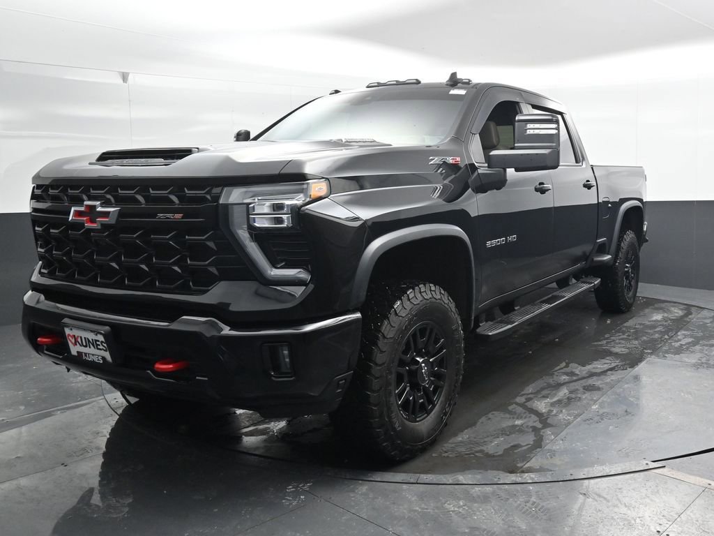 Used 2024 Chevrolet Silverado 2500 ZR2 w/ Technology Package AWD/4WD image 8