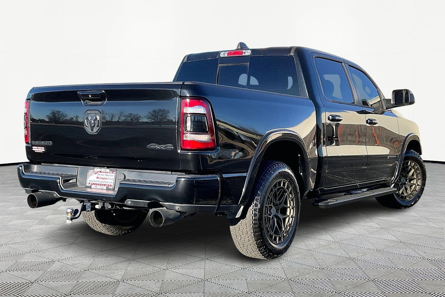 Used 2019 RAM 1500 Laramie image 11