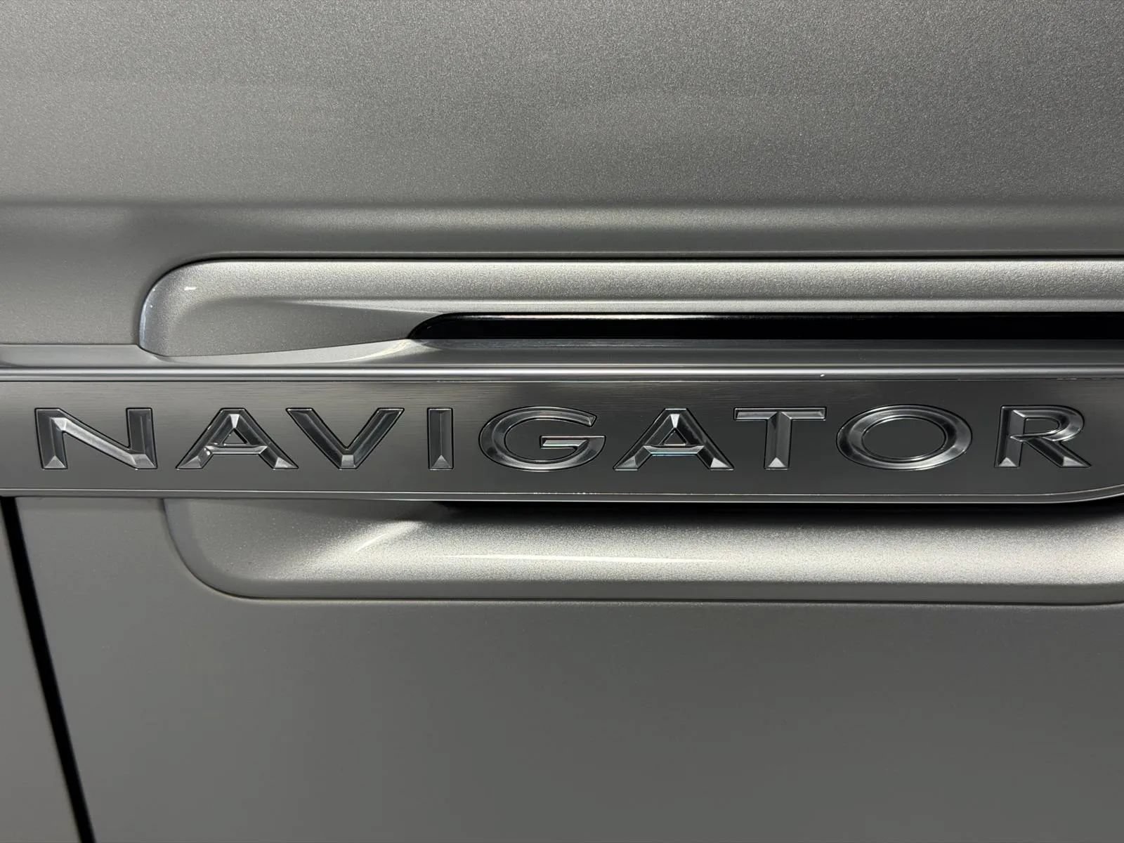 Used 2018 Lincoln Navigator Reserve w/ Technology Package AWD/4WD image 11