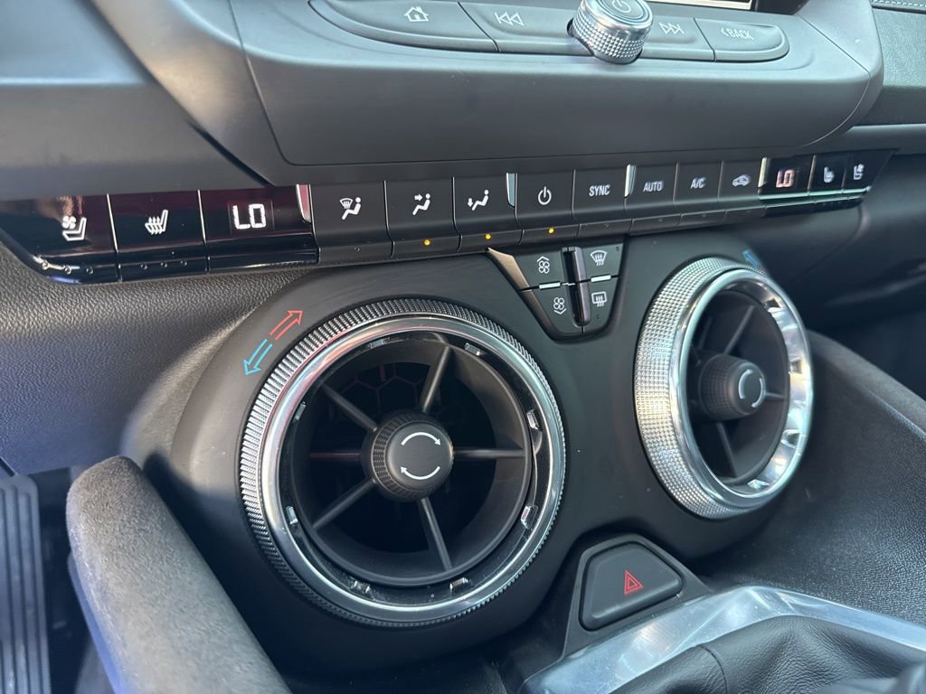 Used 2018 Chevrolet Camaro SS w/ LPO RS/SS Interior Package image 26