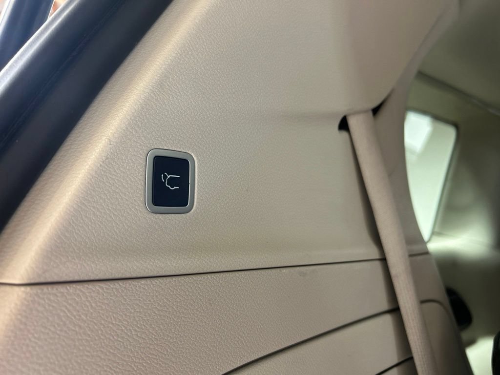 Certified 2023 Chrysler Pacifica Touring-L FWD image 18