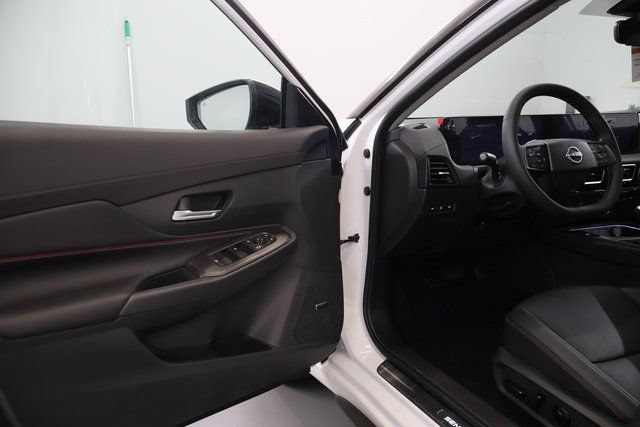 New 2026 Nissan Sentra SR w/ SR Premium Package FWD image 9