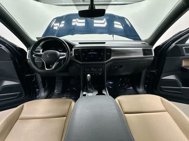 Used 2020 Volkswagen Atlas Cross Sport SE w/ Panoramic Sunroof Package AWD/4WD image 21