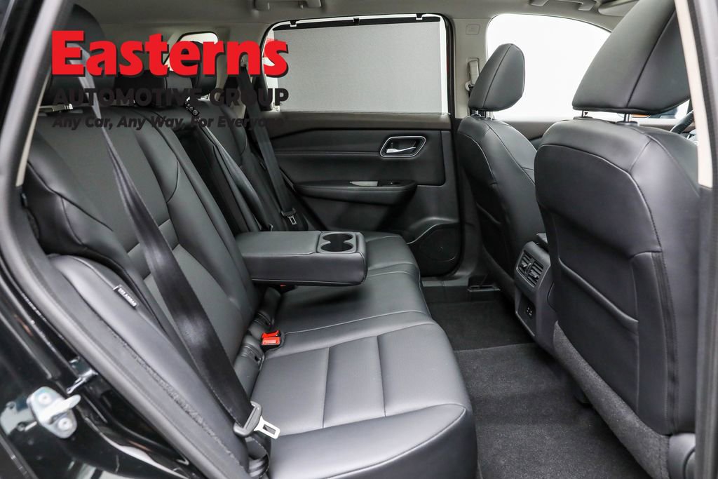 Used 2021 Nissan Rogue SV w/ Premium Package image 26