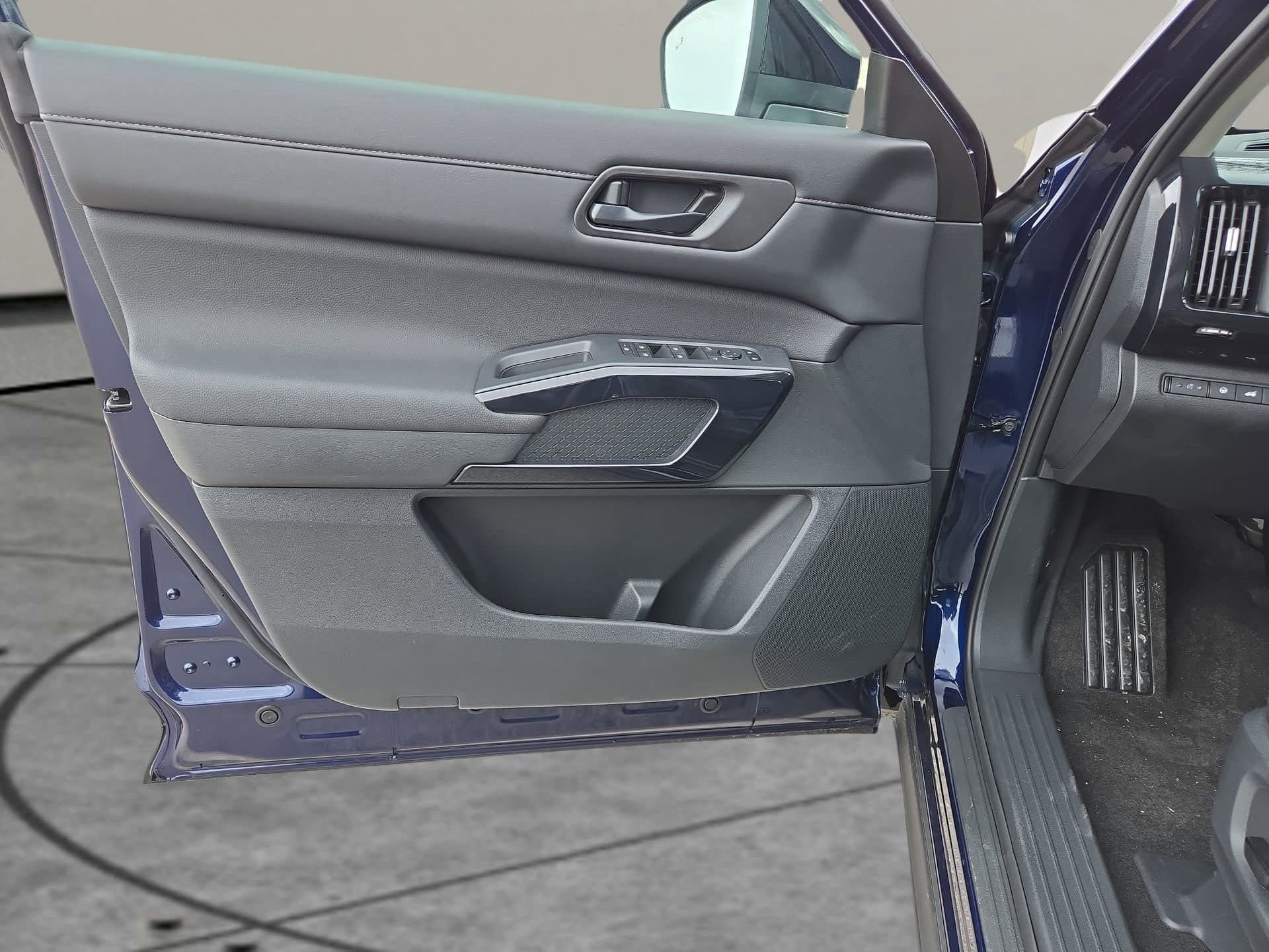 New 2026 Nissan Pathfinder SV AWD/4WD image 11