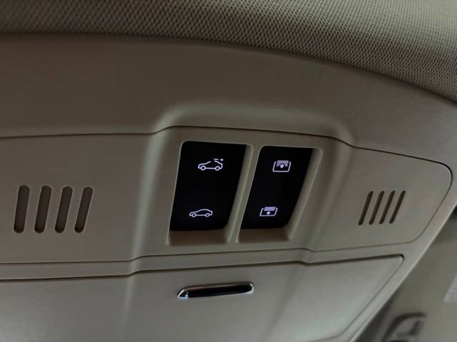 Used 2020 Buick Envision Essence FWD image 33