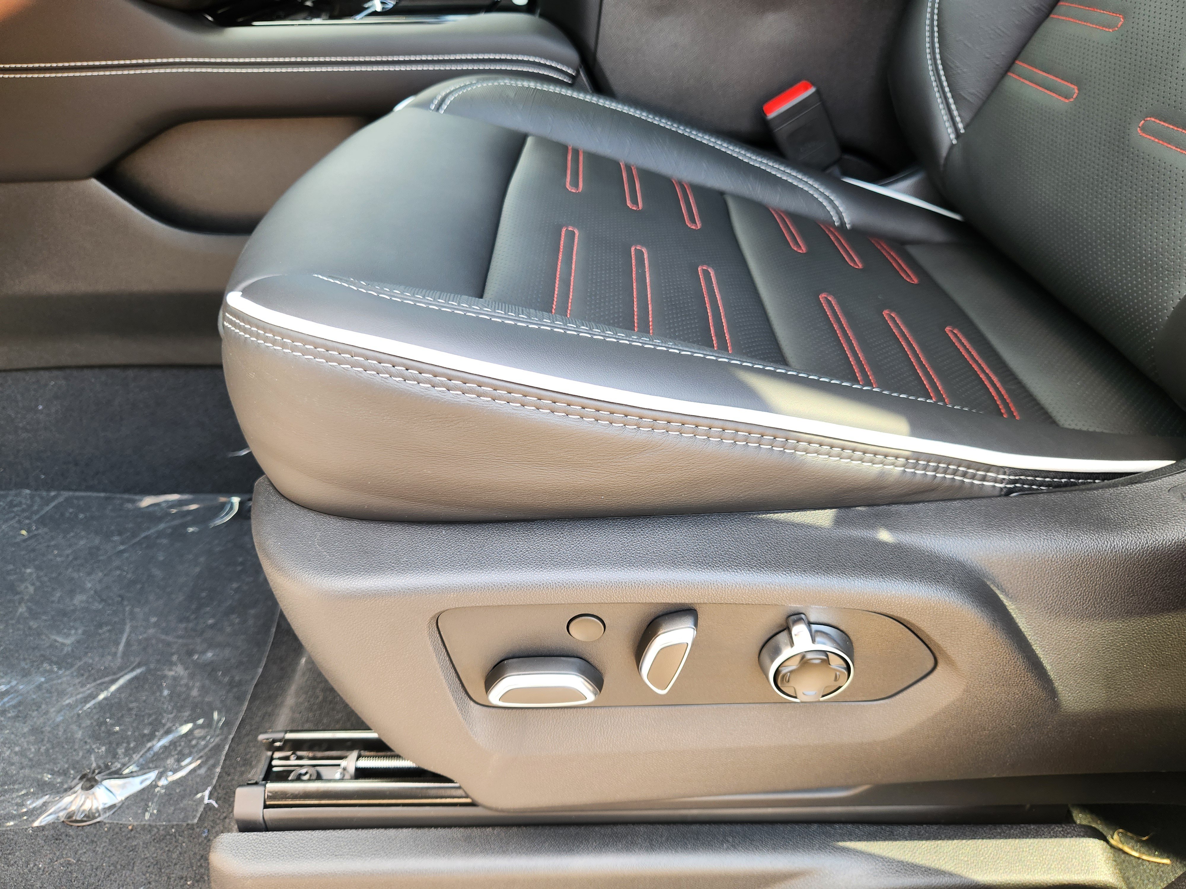 New 2027 GMC Yukon AT4 Ultimate AWD/4WD image 18