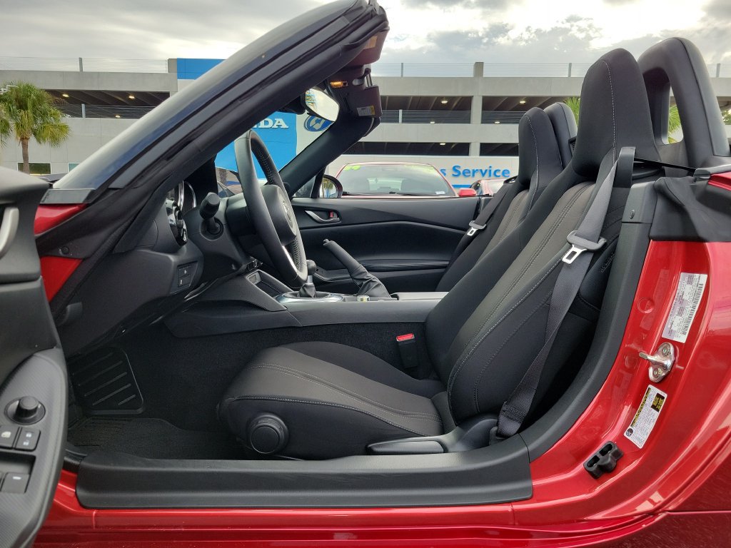 Used 2025 MAZDA MX-5 Miata Sport RWD image 24