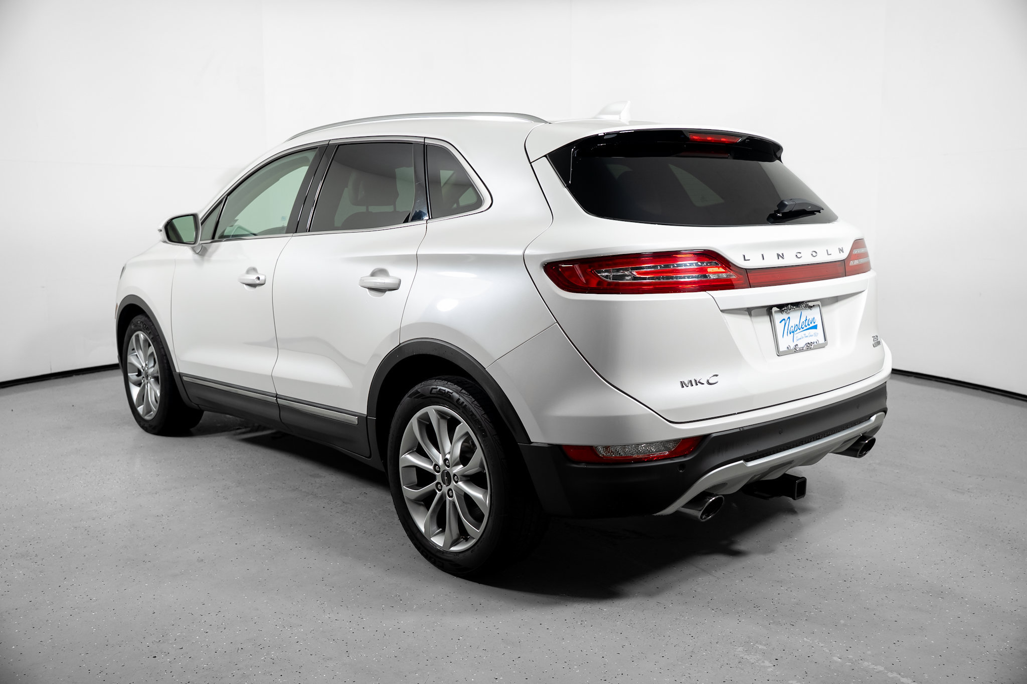 Used 2015 Lincoln MKC FWD w/ Equipment Group 101A Select image 12
