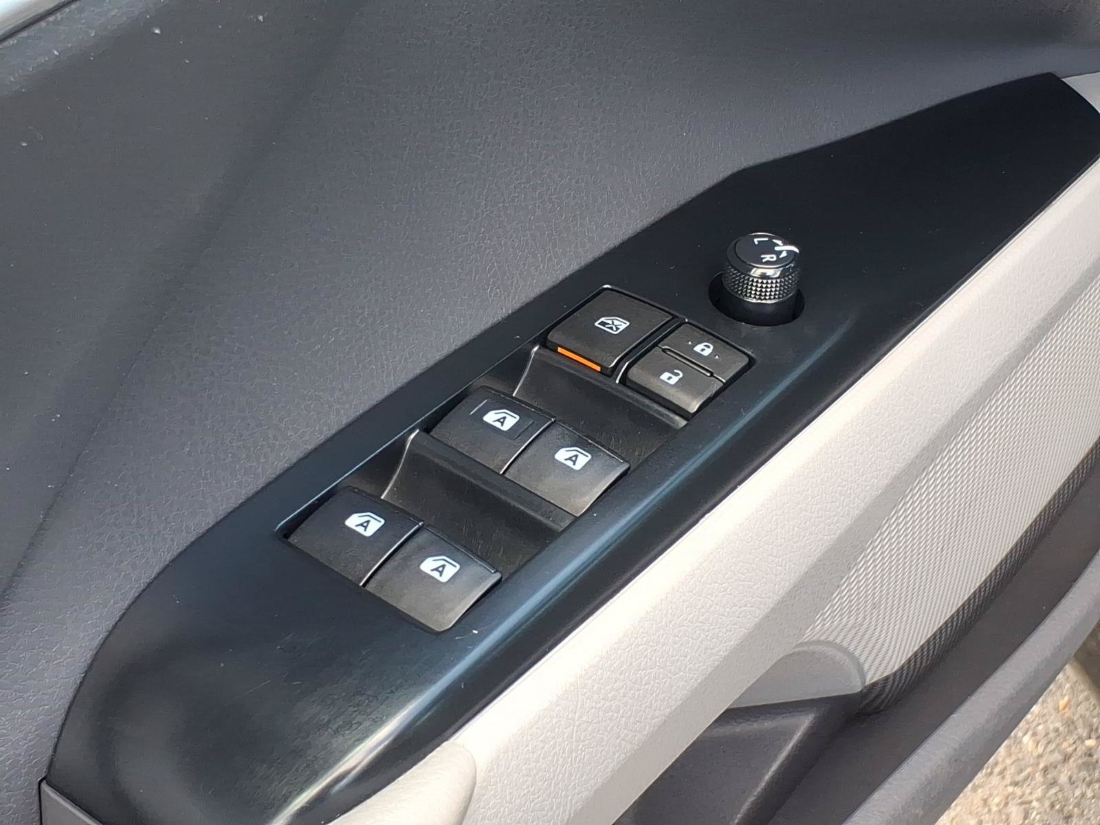 Used 2019 Toyota Camry LE FWD image 15