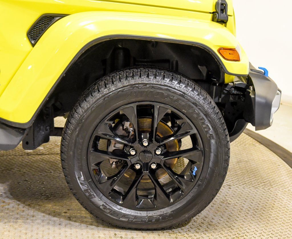 Used 2022 Jeep Wrangler Unlimited Sahara w/ Safety Group AWD/4WD image 27