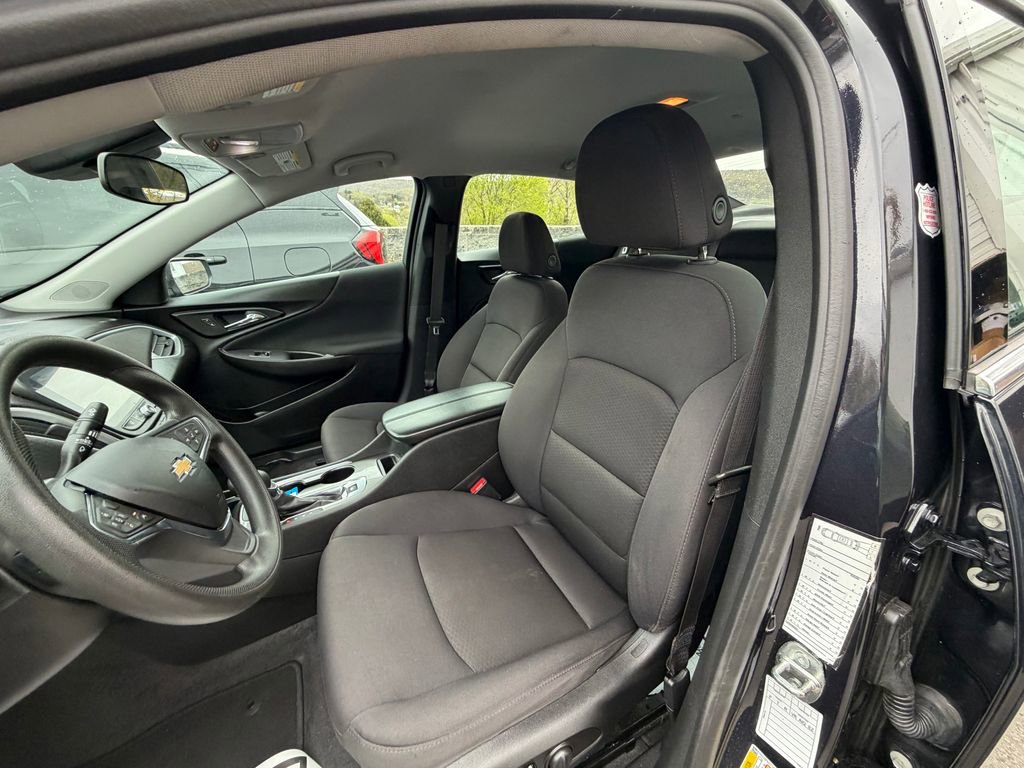 Used 2023 Chevrolet Malibu LT FWD image 10