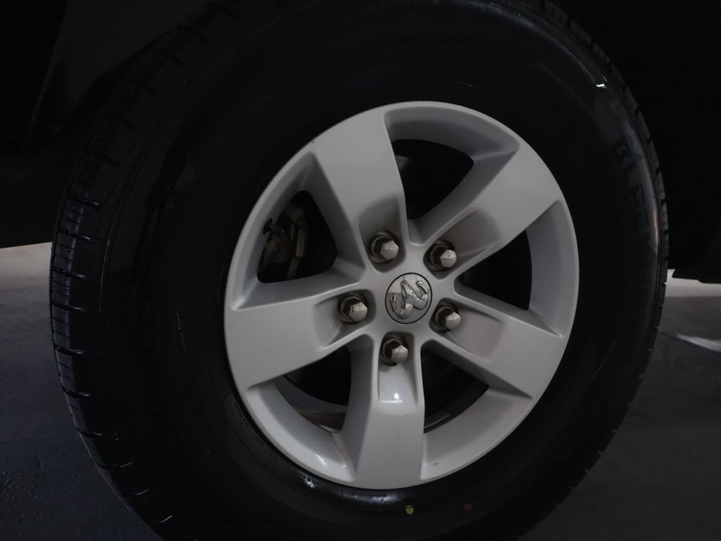 Used 2022 RAM 1500 Classic SLT AWD/4WD image 31
