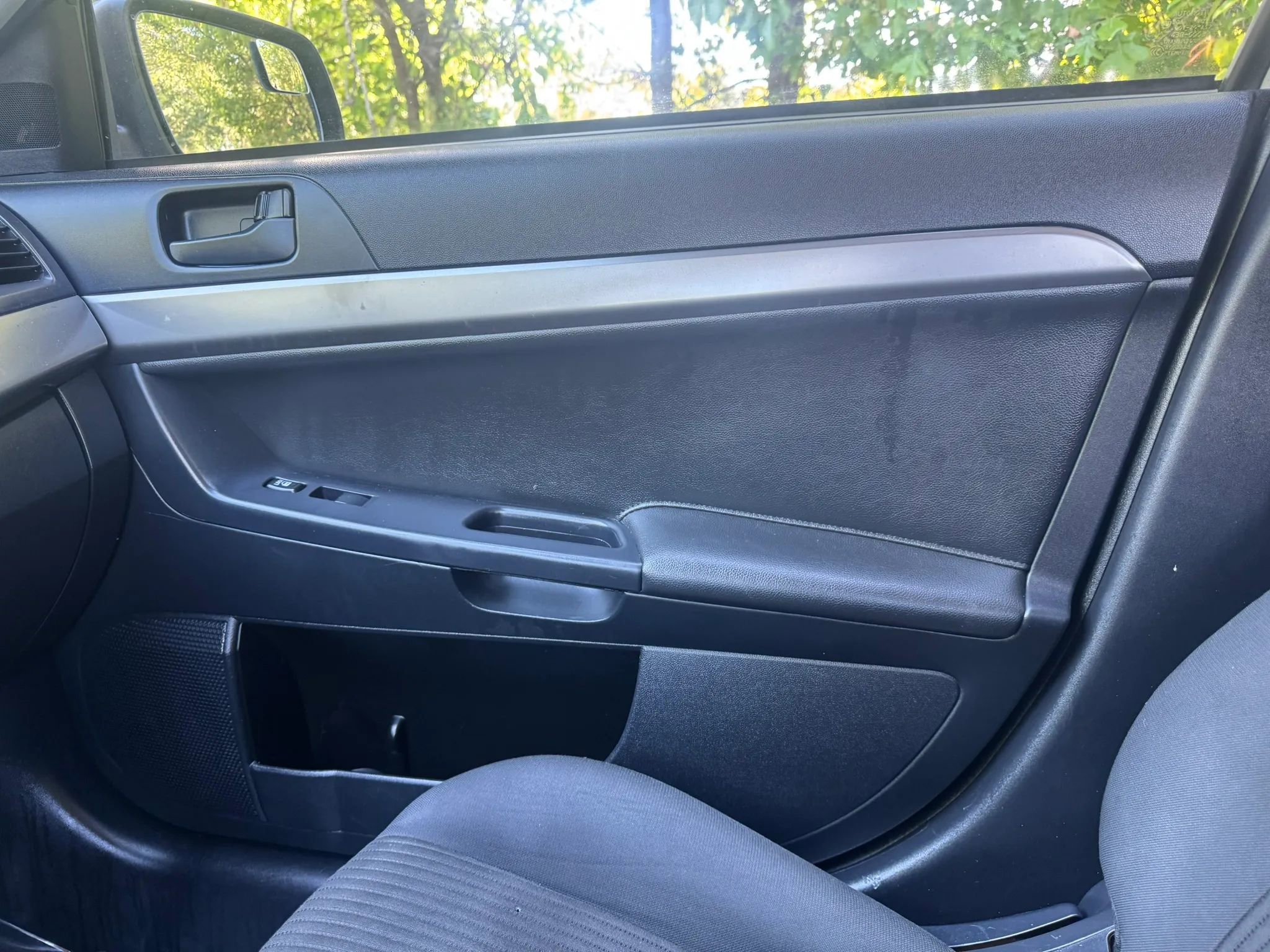 Used 2014 Mitsubishi Lancer ES FWD image 10