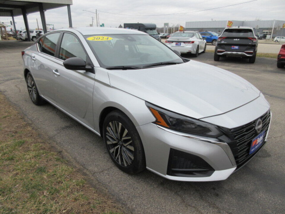 Used 2024 Nissan Altima 2.5 SV image 7