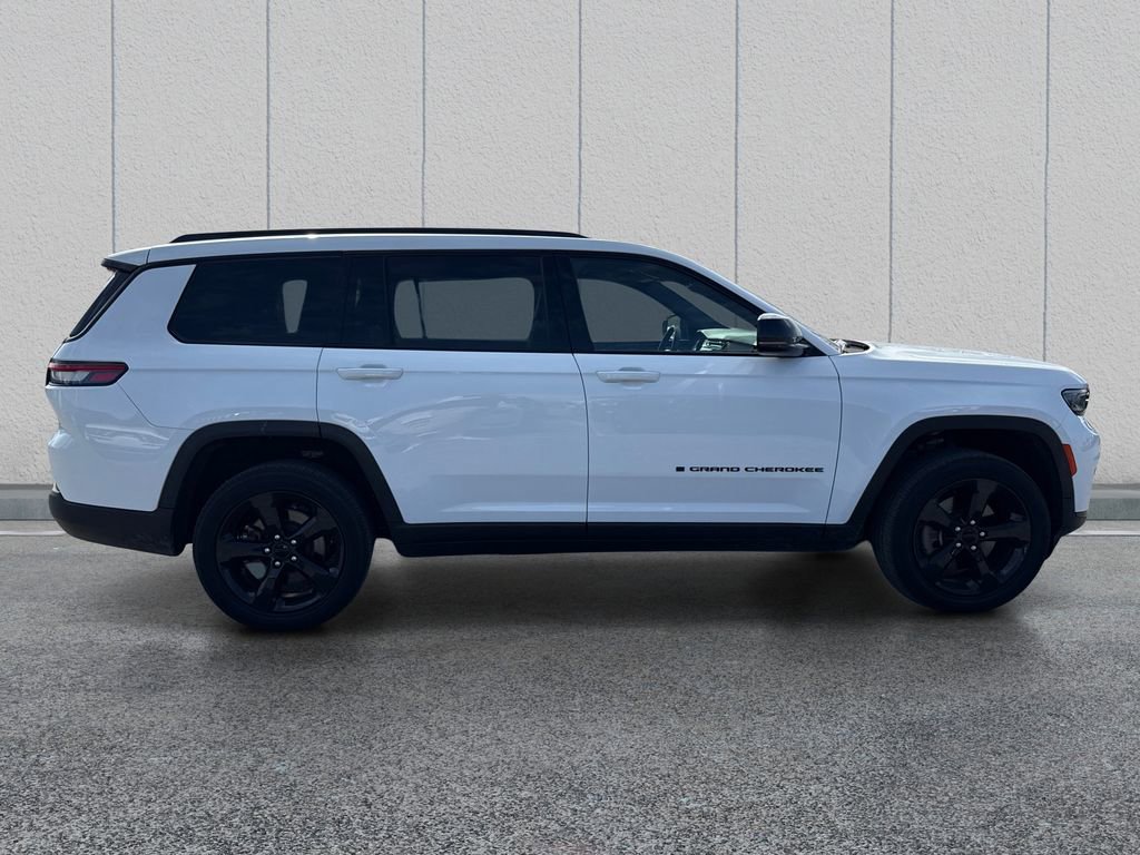 Used 2023 Jeep Grand Cherokee L Laredo AWD/4WD image 8